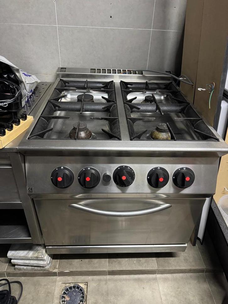 CUISINIÈRE PROFESSIONNELLE À GAZ – 4 FEUX + FOUR INTÉGRÉ, Elektronische apparatuur, Fornuizen, Zo goed als nieuw, Gas, Ophalen