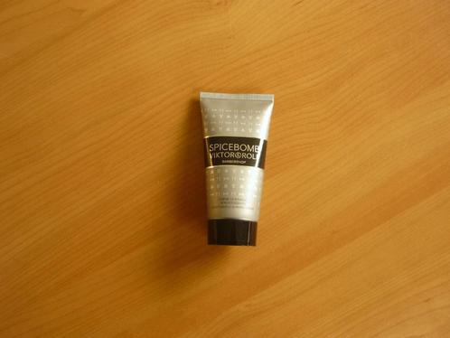 Viktor&Rolf barbershop Spicebomb Non foaming shaving cream, Bijoux, Sacs & Beauté, Beauté | Soins du visage, Enlèvement ou Envoi