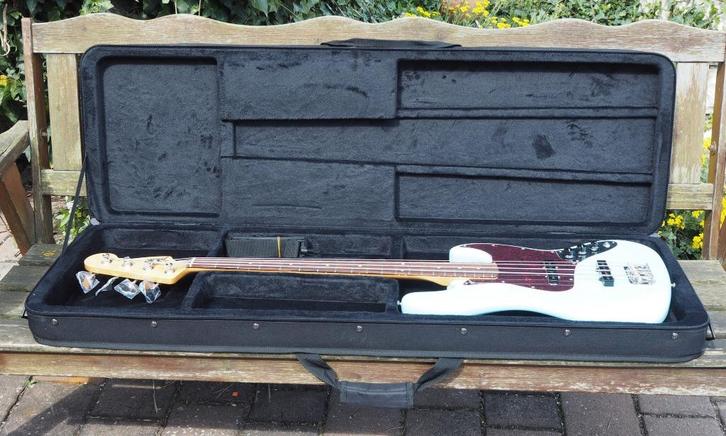 Koffer voor elektrische basgitaar - Harley Benton LightCase, Muziek en Instrumenten, Behuizingen en Koffers, Zo goed als nieuw