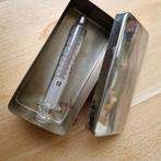 2 oude glazen spuiten in steriliseerdoosje 10 ml en 2 ml, Ophalen of Verzenden