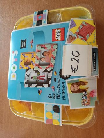 Lego dots  beschikbaar voor biedingen