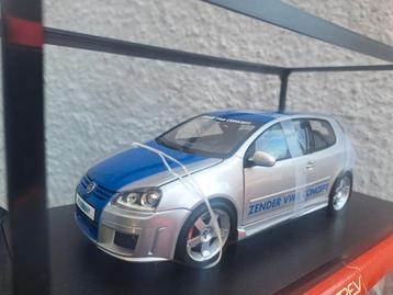 Vw golf 5 zender 1/18ème  beschikbaar voor biedingen