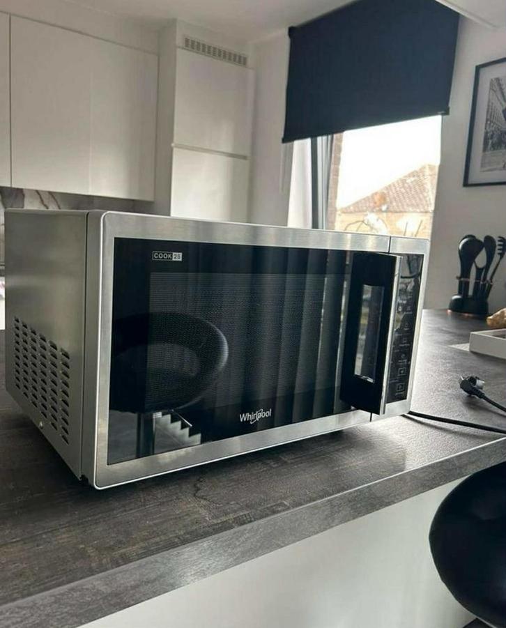 Microgolf Whirlpool combi microgolf dus ook oven, Elektronische apparatuur, Microgolfovens, Zo goed als nieuw, Vrijstaand, Combi-microgolfoven