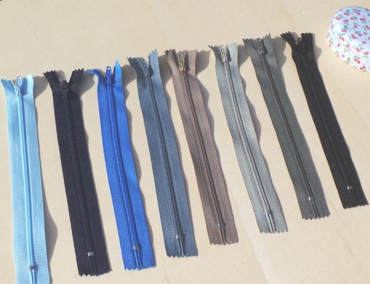 Promo! 520) 8 fermetures éclair 18 cm tirettes, Hobby & Loisirs créatifs, Couture & Fournitures, Neuf, Tirette ou Fermeture, Enlèvement ou Envoi
