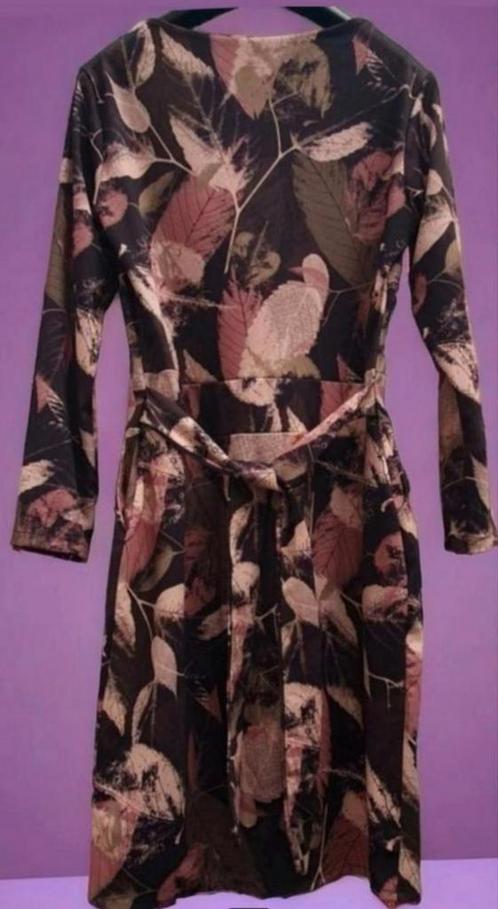 ✨ SOPHIA – Stijlvolle jurk in goede staat – maat S/M✨️✨️, Kleding | Dames, Jurken, Zo goed als nieuw, Maat 38/40 (M), Bruin, Knielengte