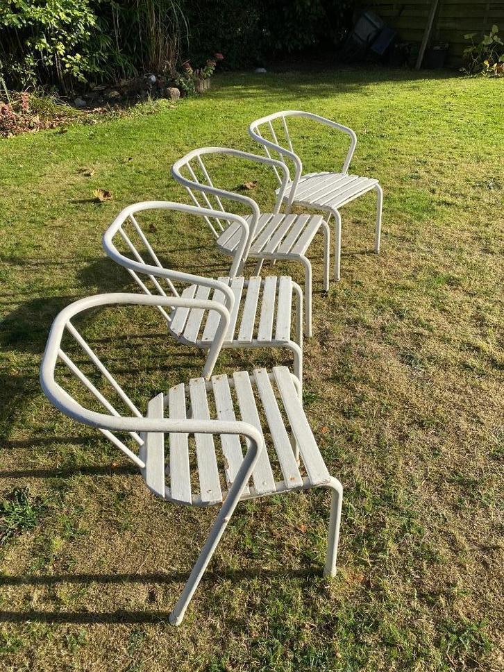 4 stevige metaal met hout retro- stoeltjes., Huis en Inrichting, Stoelen, Hout, Metaal, Ophalen