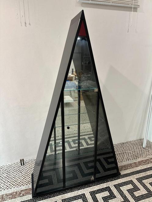 Vitrine Memphis, Huis en Inrichting, Kasten | Vitrinekasten, Zo goed als nieuw, 200 cm of meer, 100 tot 150 cm, 25 tot 50 cm, Met deur(en)