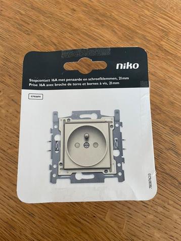 Stopcontact Niko beschikbaar voor biedingen