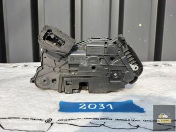 VW SKODA AUDI DEURSLOT LINKS 5NB837015D beschikbaar voor biedingen