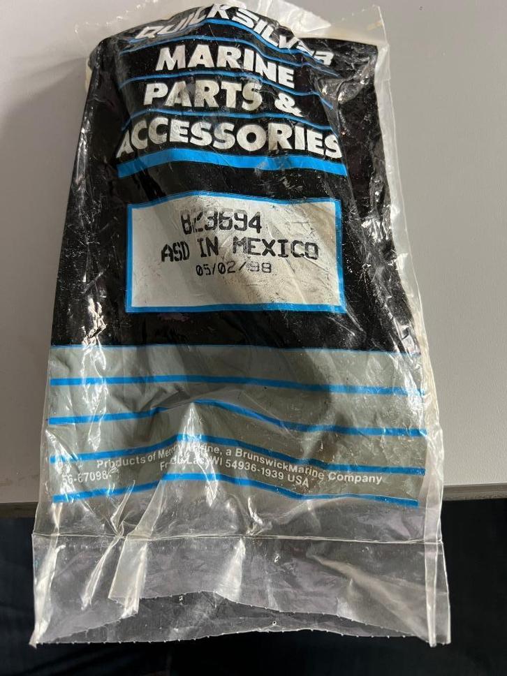 Nieuw onderdeel - 823694 Quicksilver rubber voor thermostaat, Watersport en Boten, Buiten- en Binnenboordmotoren, Nieuw, Benzine