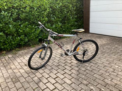 Vélo de montagne Trek 4300 Zgan condition, Vélos & Vélomoteurs, Vélos | VTT & Mountainbikes, Comme neuf, Trek, Enlèvement ou Envoi