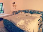 Prachtig uniek groot bed in blauwe stof., Huis en Inrichting, Stof, Ophalen of Verzenden, Tweepersoons
