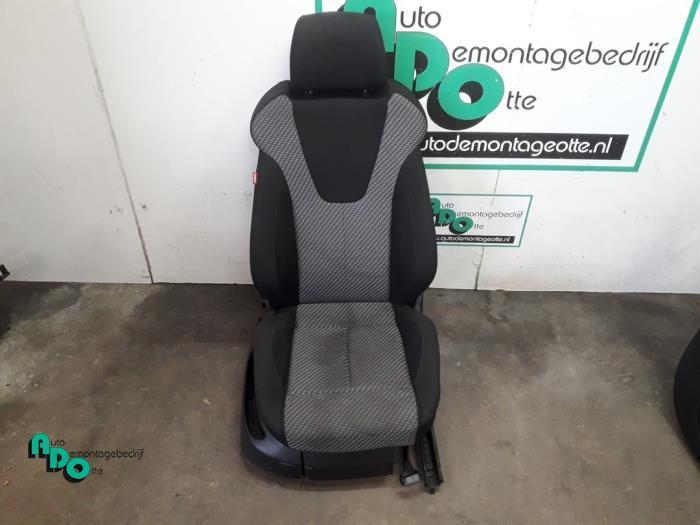 Siège droit d'un Seat Leon (Leon 05-), Autos : Pièces & Accessoires, Habitacle & Garnissage, Seat, Utilisé, 3 mois de garantie
