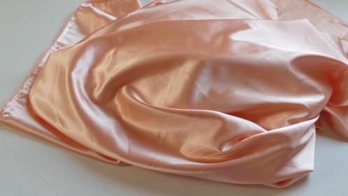 6034) 145x160cm satin doux - rose saumon, Hobby & Loisirs créatifs, Tissus & Chiffons, Polyester, 120 cm ou plus, 30 à 200 cm