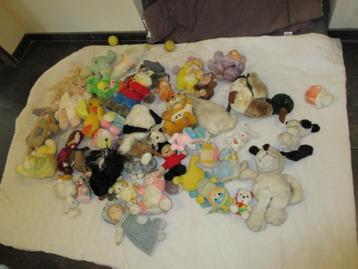 groot lot van pluche diertjes knuffels allerhande  beschikbaar voor biedingen