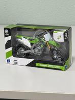 Moteur miniature Kawasaki KX450F 1:12 New Ray Diecast, Hobby & Loisirs créatifs, Enlèvement ou Envoi, Neuf, 1:9 à 1:12, Moteur