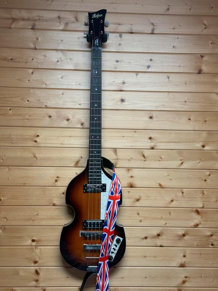 Mooie Hofner viool bass b-bass hi series, Muziek en Instrumenten, Snaarinstrumenten | Gitaren | Bas, Zo goed als nieuw, Elektrisch