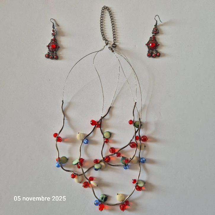 Fraaie halsketting van glas en zilveren kralen en oorbellen, Handtassen en Accessoires, Kettingen, Gebruikt, Zilver, Overige kleuren