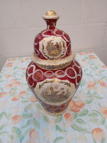 Vase à bequet avec couvercle 