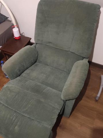 Grand Fauteuil RELAX en velour beschikbaar voor biedingen