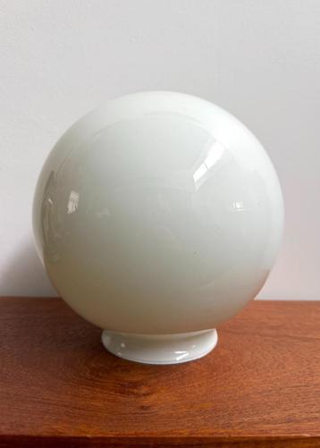 witte glazen bol voor lamp beschikbaar voor biedingen