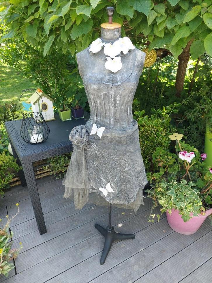 MANNEQUIN DE COUTURIERE DÉCORÉ, Hobby & Loisirs créatifs, Couture & Fournitures, Utilisé, Mannequin, Enlèvement