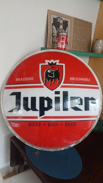 Jupiter lichtreclame bord beschikbaar voor biedingen