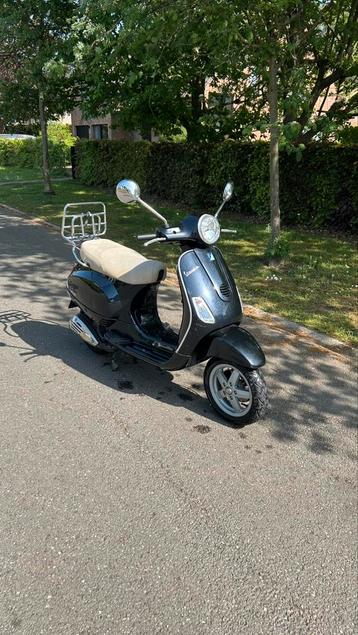 Vespa LX 125 van 2006. Eerste eigenaar. beschikbaar voor biedingen