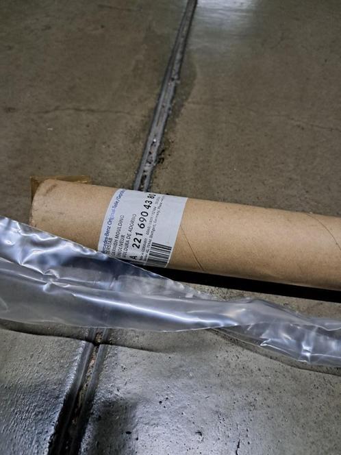 BAGUETTE CHROMÉE ARRIÈRE MERCEDES CLASSE S W221, Auto-onderdelen, Carrosserie, Mercedes-Benz, Achter, Nieuw, Ophalen