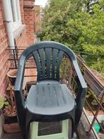 2 chaises de jardin vert foncé, Jardin & Terrasse, Chaises de jardin, Comme neuf, Empilable, Plastique, Enlèvement ou Envoi
