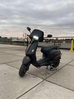 Vespa Sprint 2020 A klasse - sportief, stijlvol, Fietsen en Brommers, Klasse A (25 km/u), Ophalen of Verzenden, Zo goed als nieuw