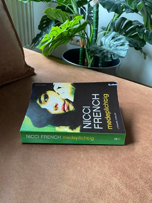 Nicci French - Medeplichtig, Livres, Thrillers, Enlèvement ou Envoi