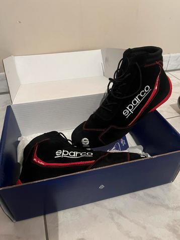 Chaussure de karting sparco 41 état neuf  disponible aux enchères