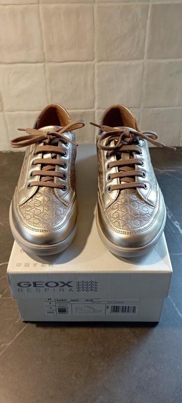 Geox Respira sneakers champagne kleur