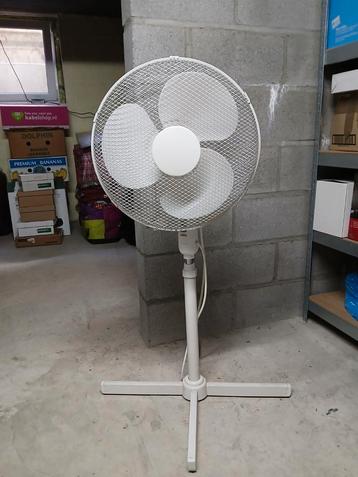 Staande ventilator beschikbaar voor biedingen