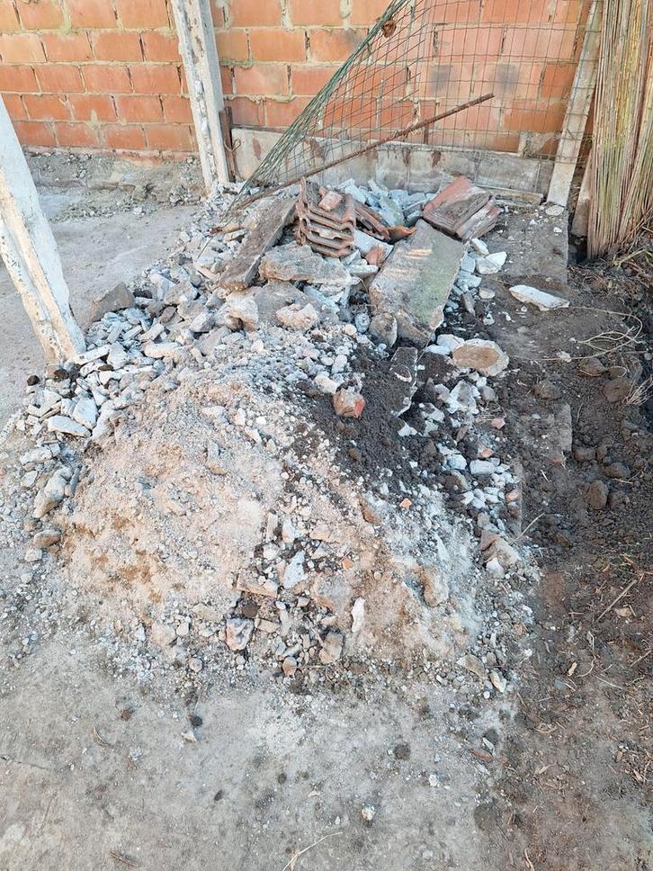 Gratis betonpuin steenpuin palen, Bricolage & Construction, Bricolage & Rénovation Autre, Enlèvement