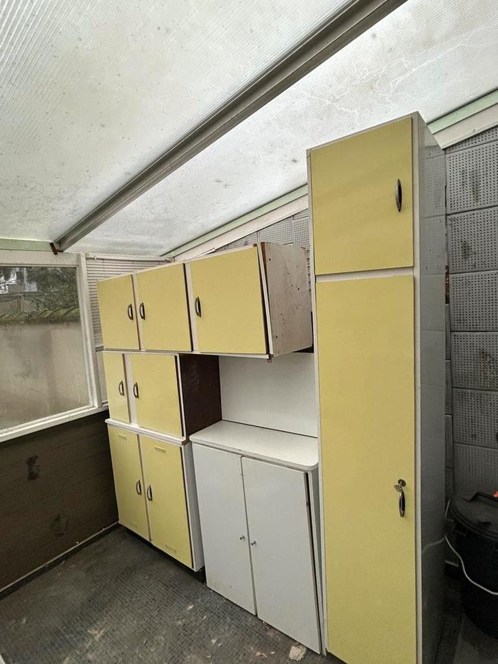 Retro kasten - FORMICA GEEL, Huis en Inrichting, Kasten | Dressoirs, Gebruikt, Ophalen