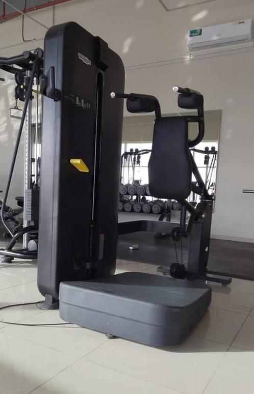 Technogym artis squat MK16, Sport en Fitness, Fitnessmaterialen, Zo goed als nieuw, Ophalen