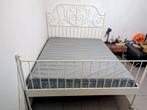 Cadre de lit en métal blanc 140x200 + sommier à lattes + mat, Enlèvement, Blanc