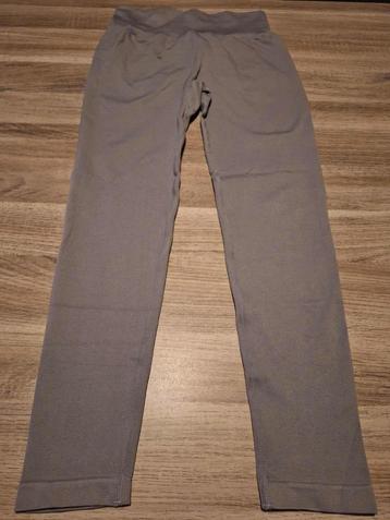 Vêtement/Pantalon beschikbaar voor biedingen