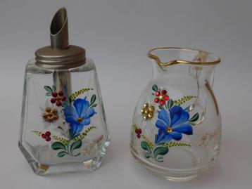 Setje decoratieve glazen suikerstrooier en melkkannetje = 1€