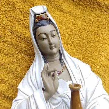 Statue de Guanyin disponible aux enchères