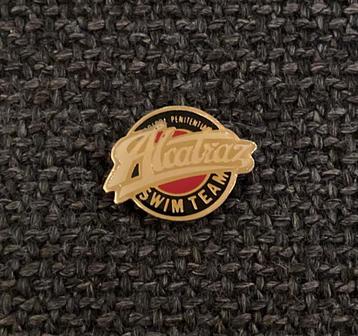 PIN - ALCATRAZ SWIM TEAM, Envoi, Utilisé, Autres sujets/thèmes, Insigne ou Pin's