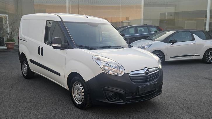 Opel Combo 1.6D 77Kw Nutsjaar 2017 180.000 km, Auto's, Opel, Bedrijf, Combo Tour, Achteruitrijcamera, Elektrische ramen, Parkeersensor