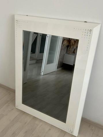 Miroir  beschikbaar voor biedingen