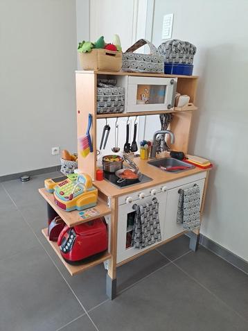 Houten Ikea keukentje Duktig met véél accessoires en gepimpt beschikbaar voor biedingen