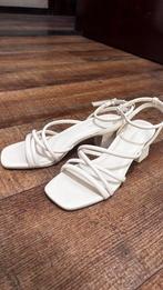 Beige Hakken Stradivarius, Kleding | Dames, Schoenen, Ophalen, Schoenen met lage hakken, Beige, Nieuw