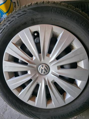 4 pneus + 4 jantes en tôle Golf 7 195/65/15 Continental beschikbaar voor biedingen