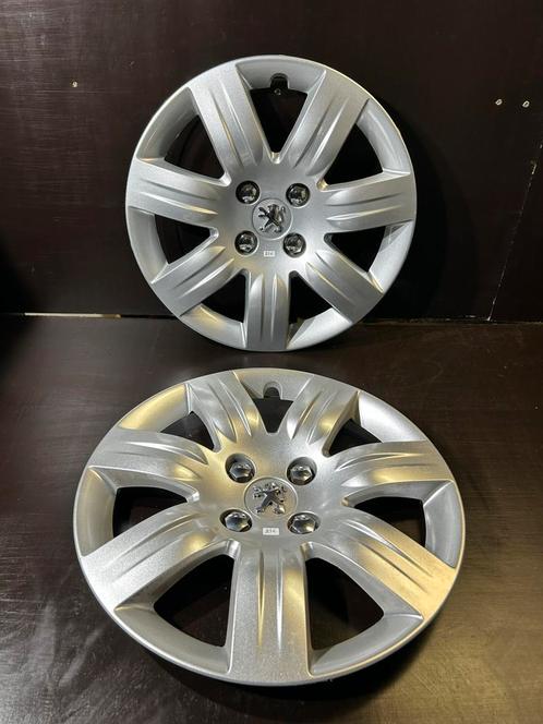 2 praktisch nieuwe 16" Peugeot Partner wieldoppen., Auto diversen, Wieldoppen, Zo goed als nieuw, Ophalen of Verzenden