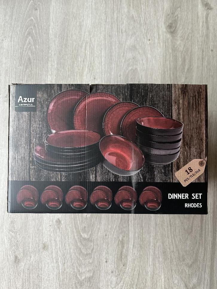 Zeer mooi tafelservies „Bordeaux” 18 stuks nieuw - 65€, Huis en Inrichting, Keuken | Servies, Nieuw, Bord(en), Overige stijlen